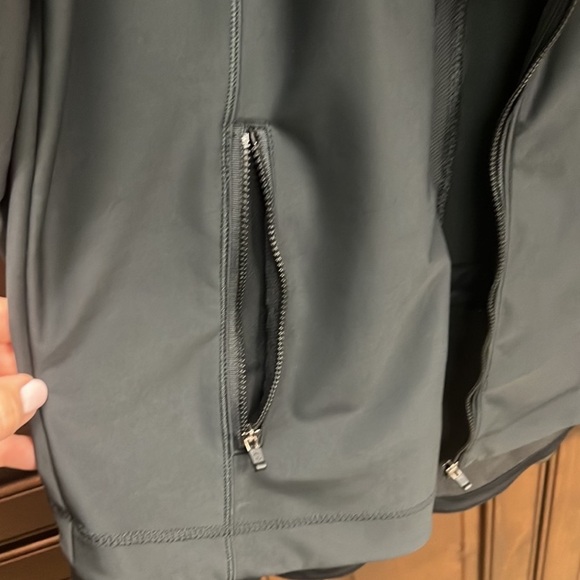Lululemon jacket, black, SIZE 12 - Picture 5 of 13
